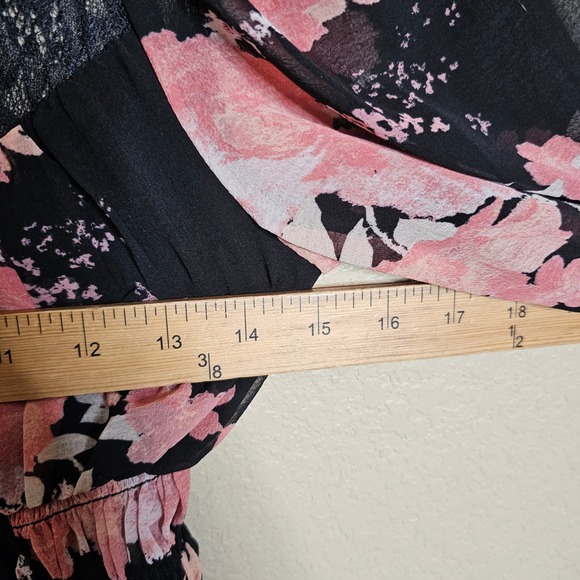 Free People Daphne Black Pink Floral Lace Neck Smocked Long Sleeve Blouse XS - Picture 10 of 10